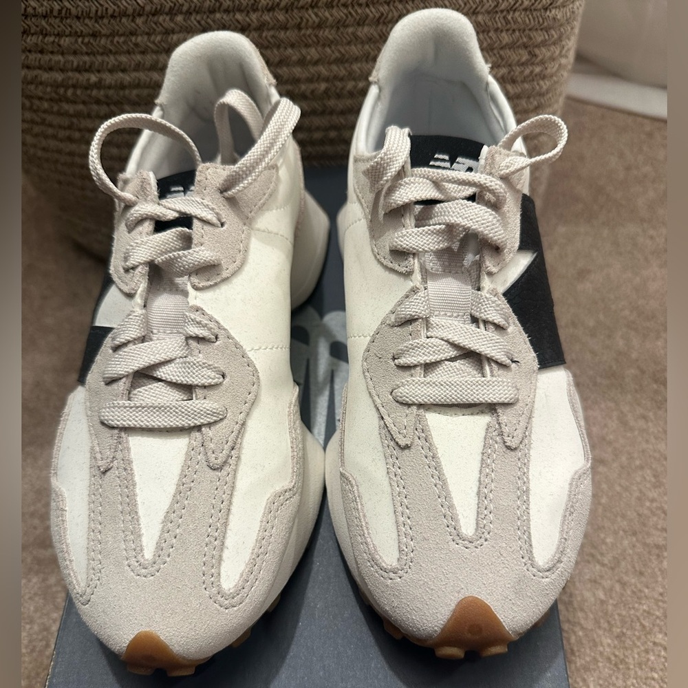 327 - New Balance in Cream - Picture 5 of 6